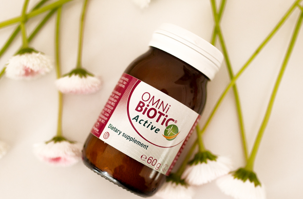 probiotyk OMNi-BiOTiC® Active na kwiatach